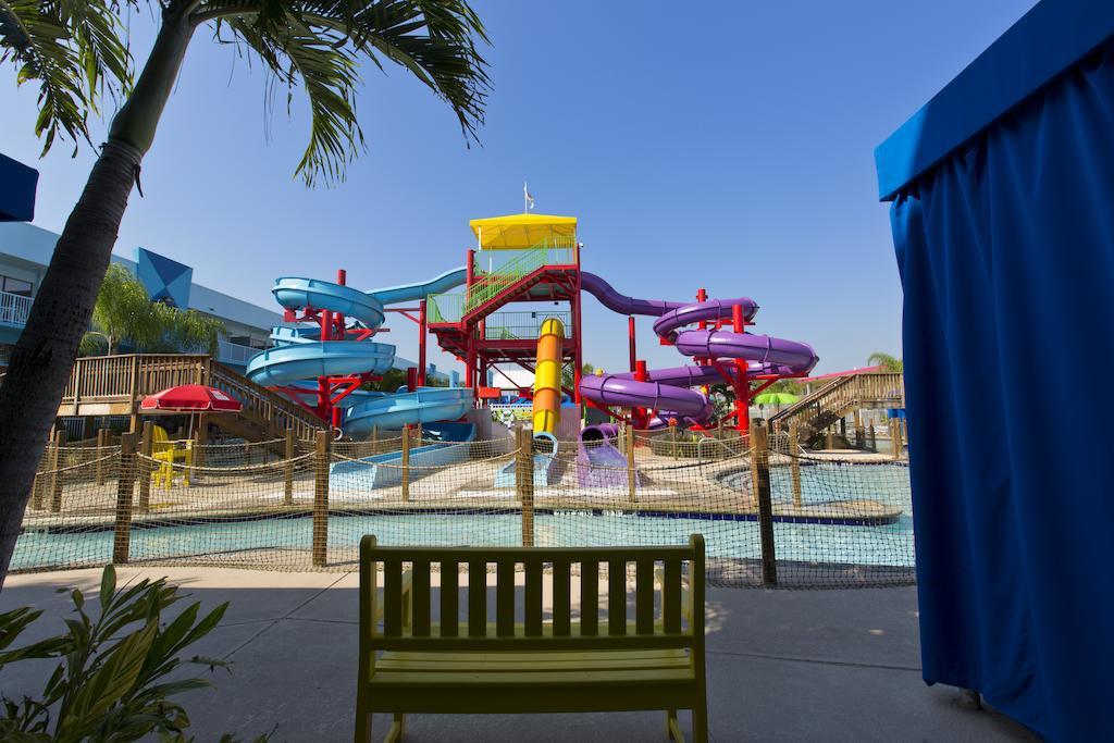Отель Ramada By Wyndham Flamingo Water Park Киссимми Экстерьер фото